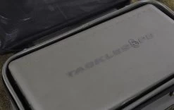 Korda - Compac Large 140 And Tacklesafe 7 Korda - Compac Large 140 And Tacklesafe -Wilde Visserij Winkel compac 140 inset2 1