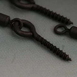 Gardner - Swivel Bait Screws 7 Gardner - Swivel Bait Screws -Wilde Visserij Winkel covert long swivel bait screws on black copy
