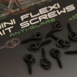 Gardner - Flexi Bait Screws 8 Gardner - Flexi Bait Screws -Wilde Visserij Winkel covert mini flexi bait screws on camo with packaging copy