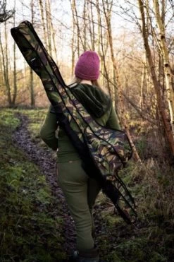 Cult Tackle - DPM 3 Rod Sleeve -Wilde Visserij Winkel cult dpm 2 rod bag 10ft 1