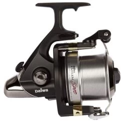 Daiwa - Basia X45 TT Spod - 12ft 4.5lb & Daiwa Emblem Spod -Wilde Visserij Winkel daiwa emblem spod reel 2 1
