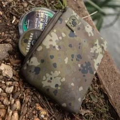 Thinking Anglers - Camfleck Small Zip Pouch -Wilde Visserij Winkel thinking anglers camfleck small zip pouch1