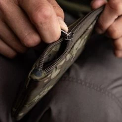 Thinking Anglers - Camfleck Small Zip Pouch -Wilde Visserij Winkel thinking anglers camfleck small zip pouch2